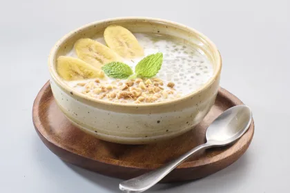 Iced Vietnamese Banana Coconut Milk Dessert | Chè Chuối